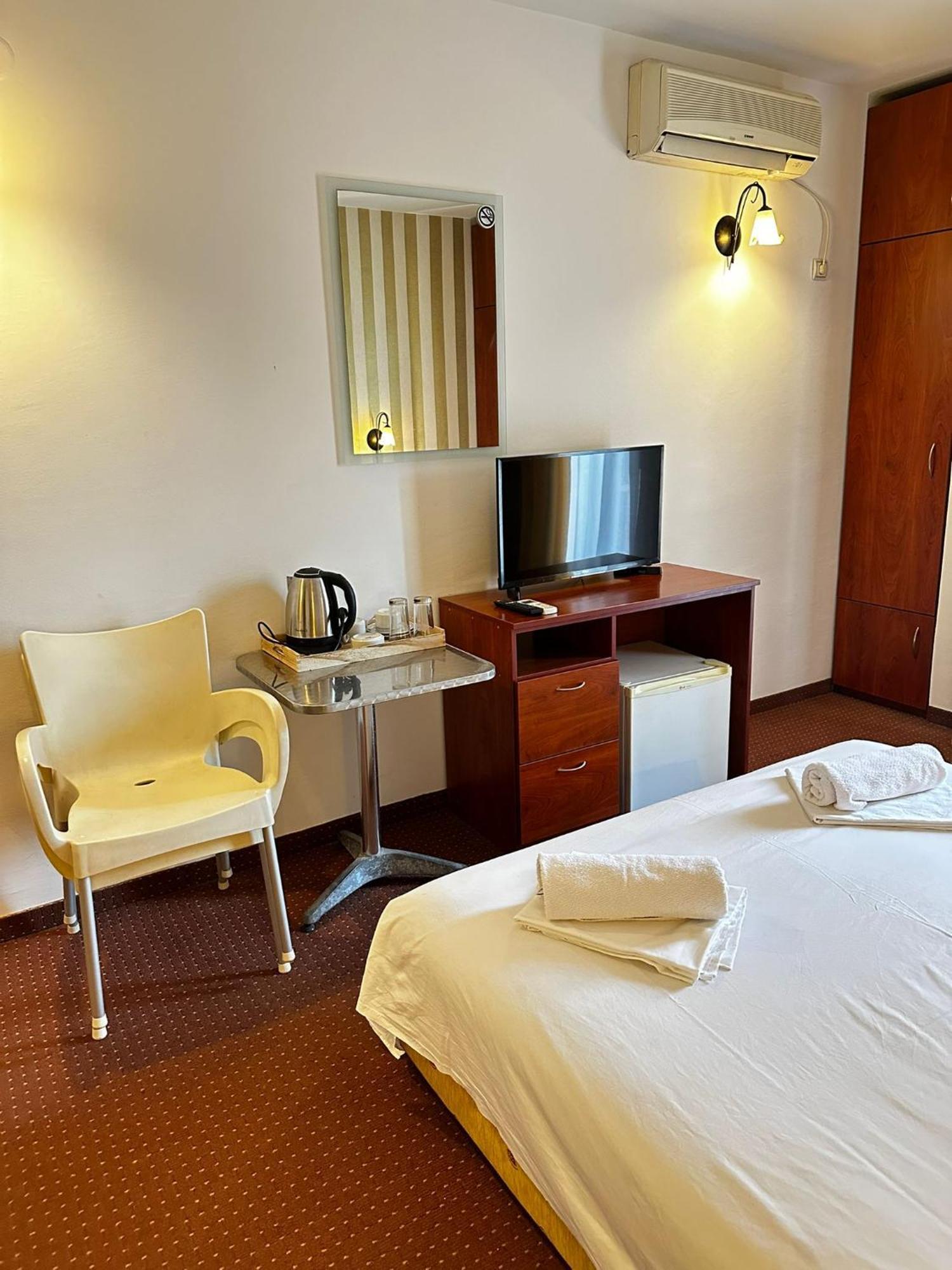 Central Hotel-Budva Exterior photo